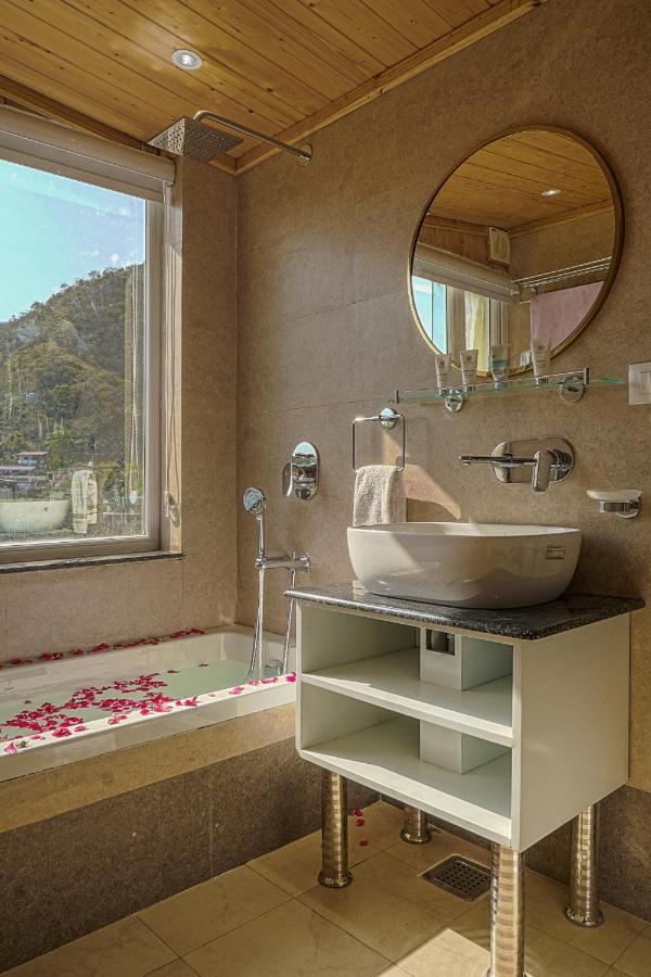 Saffronstays Woodpeckers Villa, Dehradun Rajpur Luaran gambar